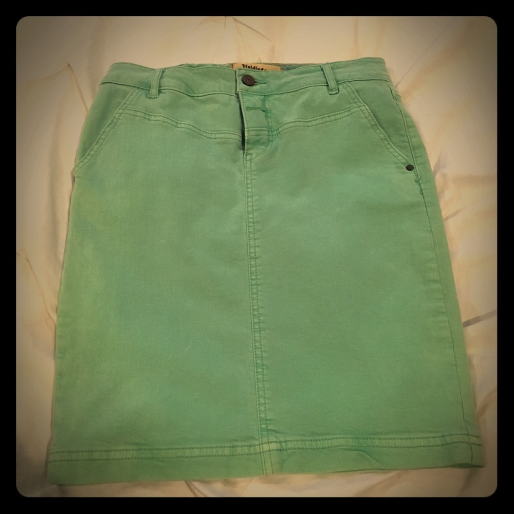 Green denim skirt